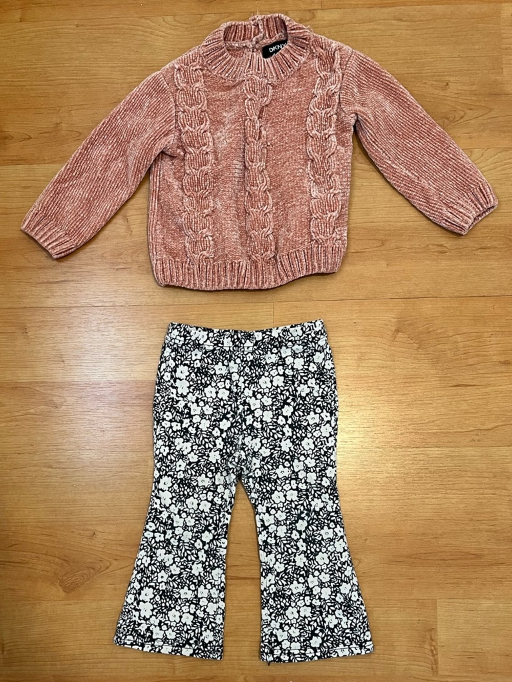 Dkny Rose Pink Chenille Cable Knit Sweater with Black & White Floral Pants